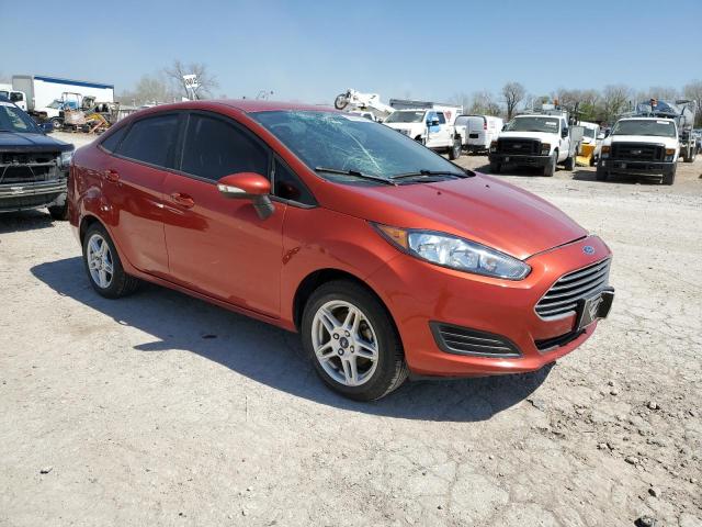  FORD FIESTA 2018 Красный