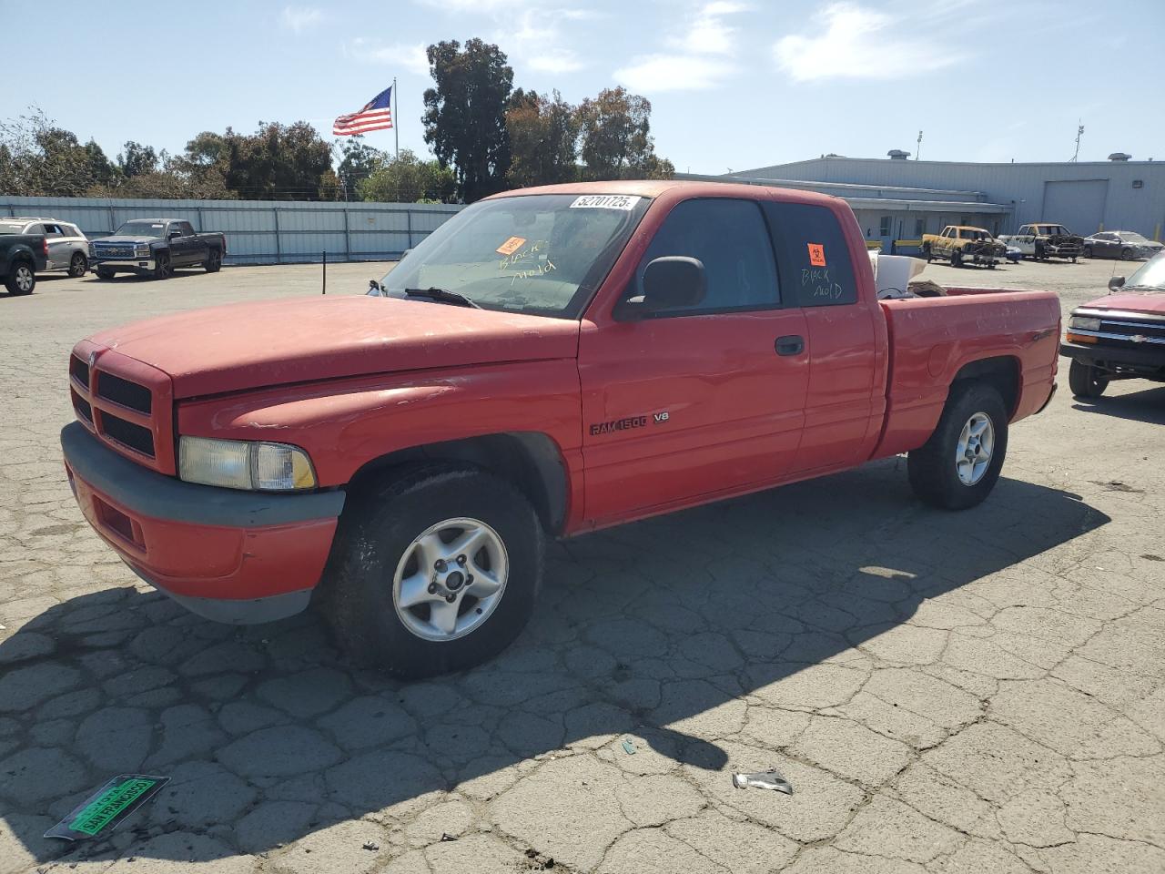 1998 Dodge Ram 1500  продається в Martinez, CA - Minor Dent/Scratches