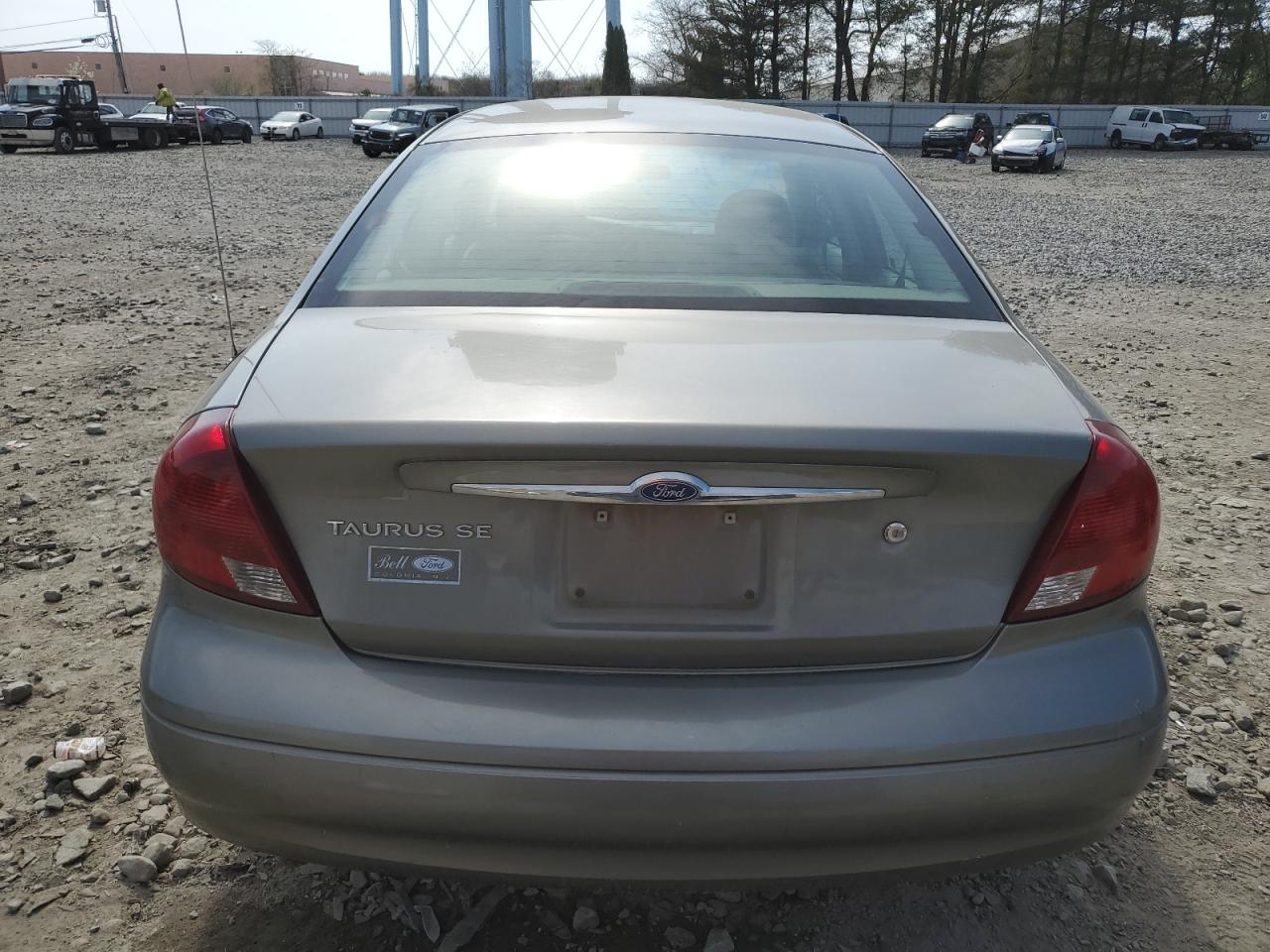 2003 Ford Taurus Se VIN: 1FAFP53293A184262 Lot: 52519225