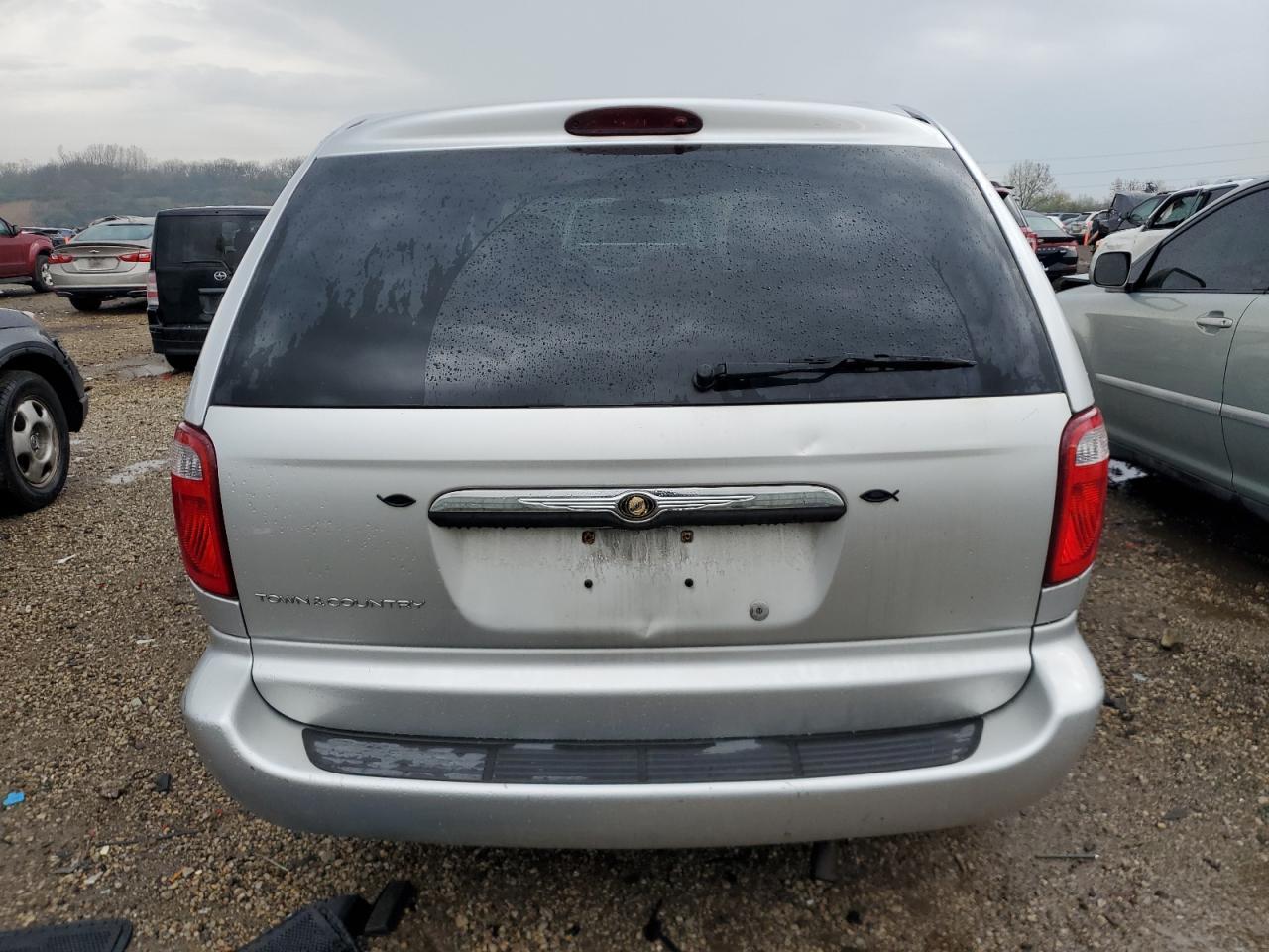 1C4GP45R25B440189 2005 Chrysler Town & Country