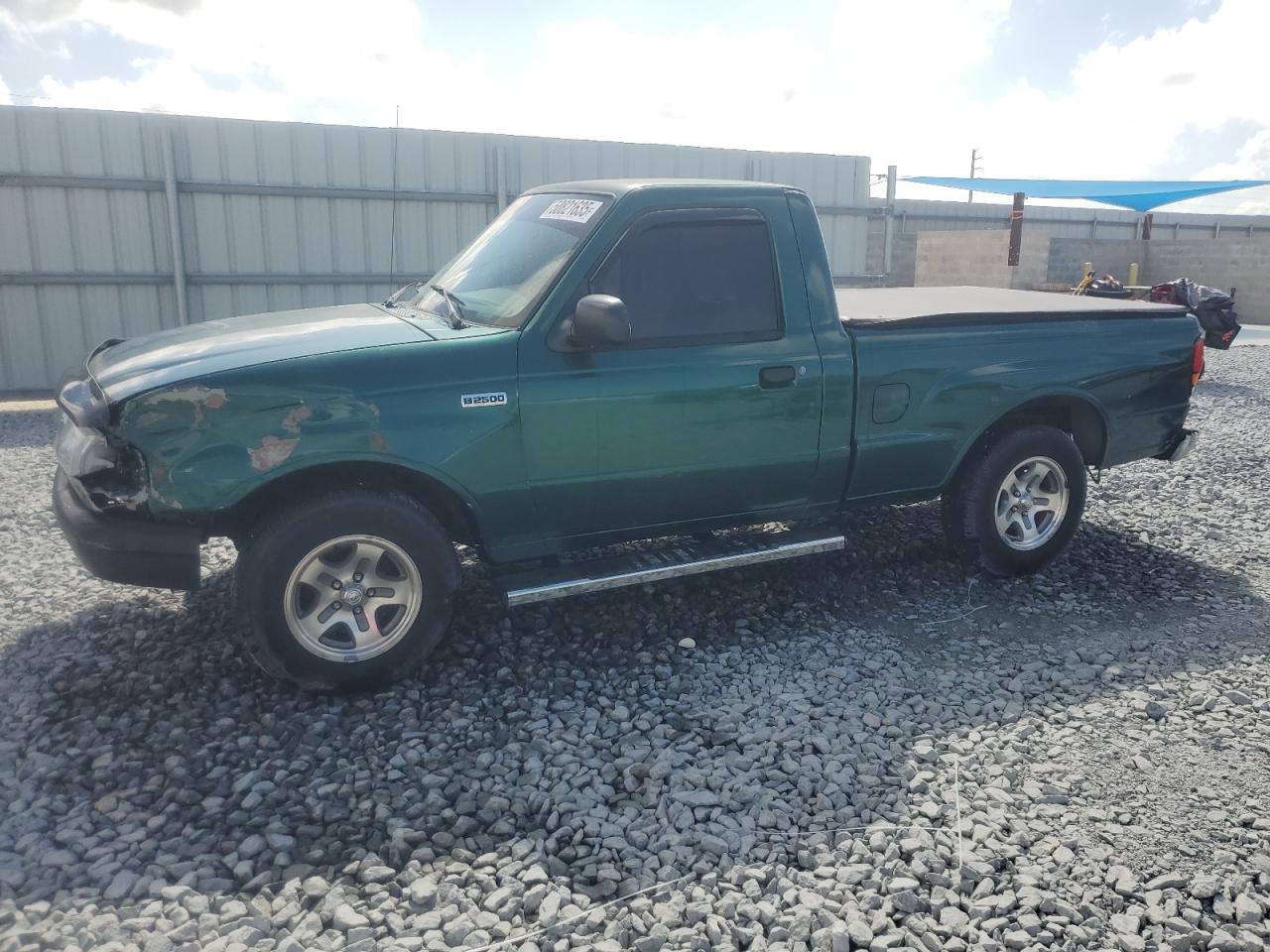 1999 Mazda B2500 for Sale in Arcadia, FL - Front End
