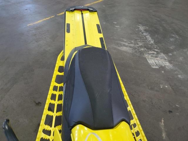 2015 SKIDOO SUMMITX800