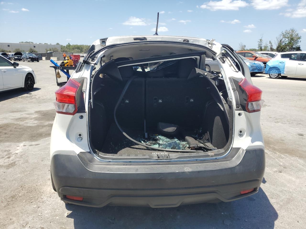 2018 Nissan Kicks S VIN: 3N1CP5CU4JL522187 Lot: 54964915
