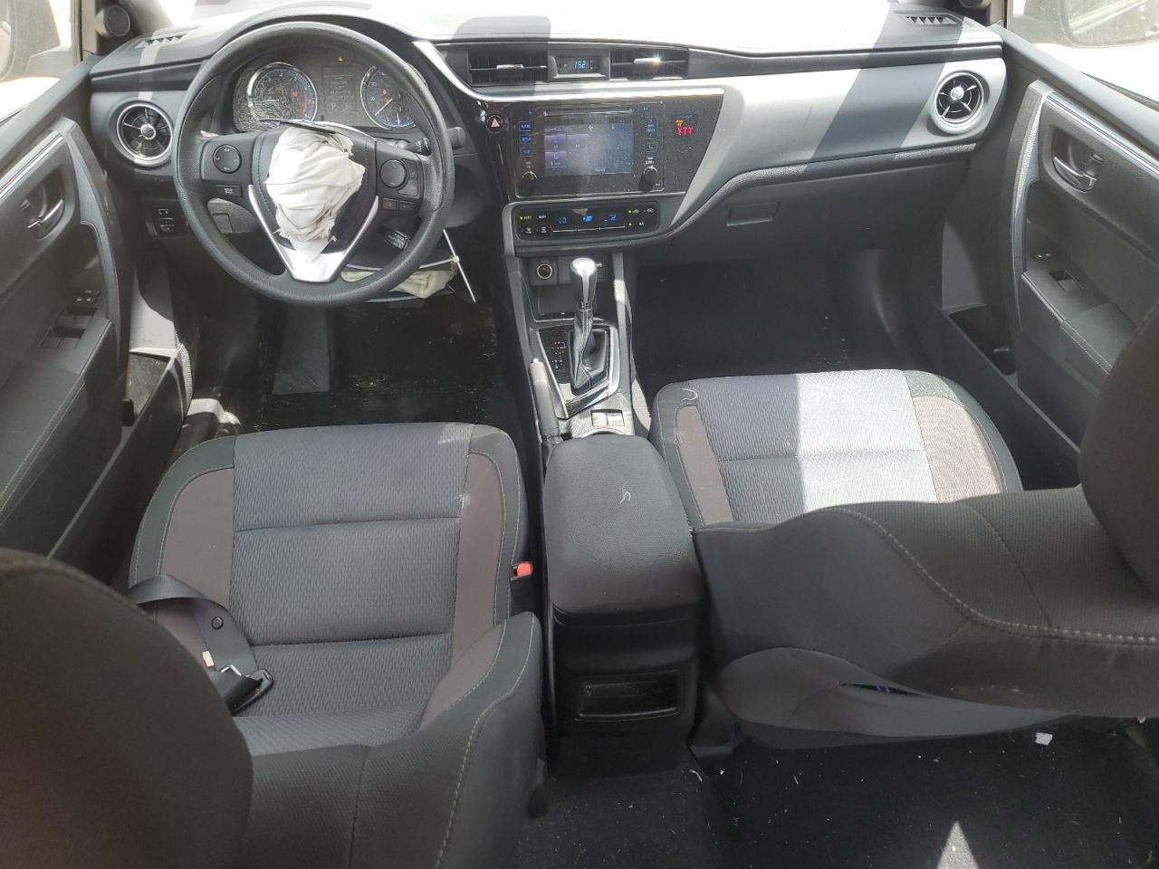 2019 Toyota Corolla L VIN: 2T1BURHE8KC166261 Lot: 53522275