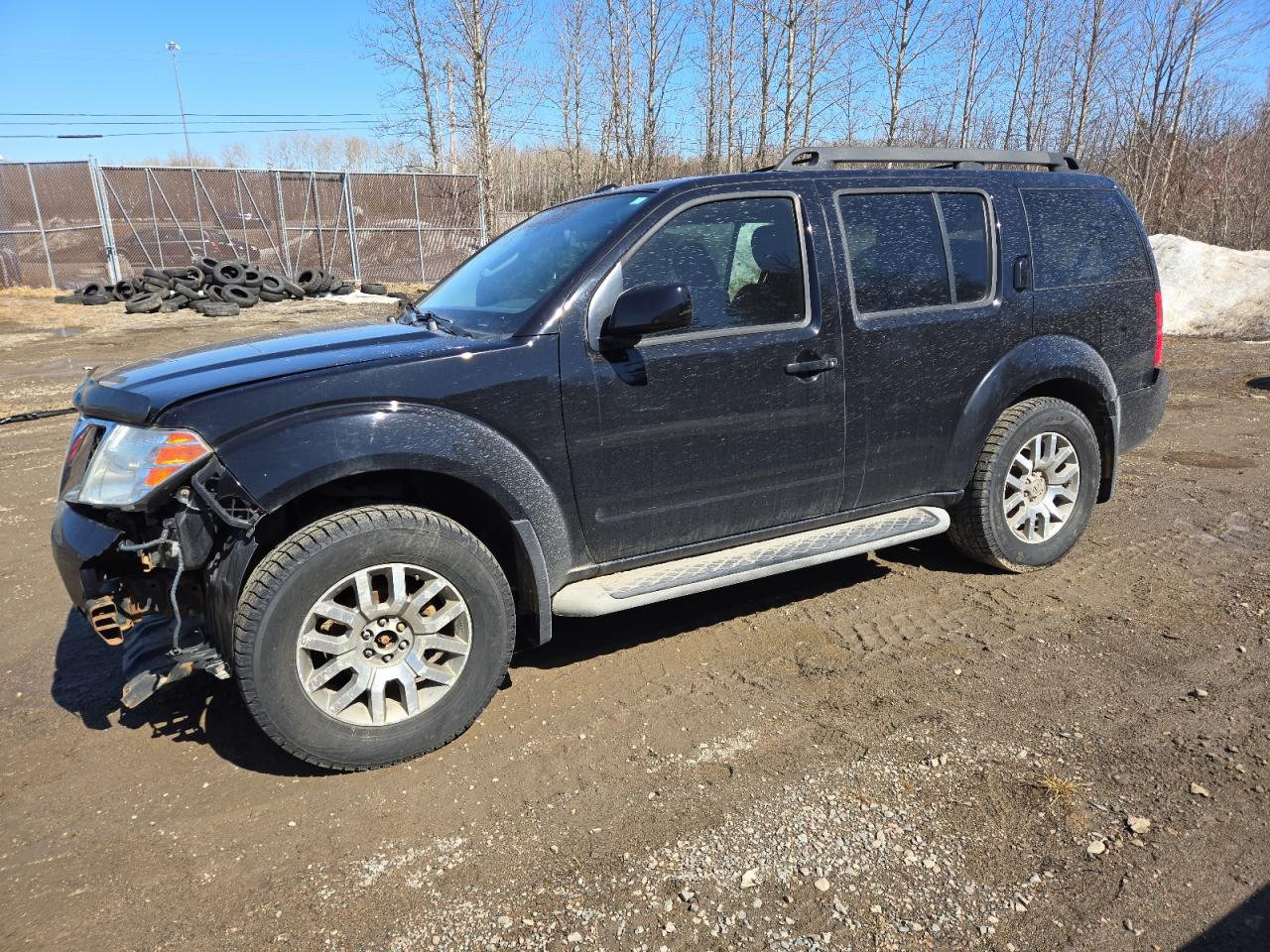 Montreal-est, QC에서 판매 중인 2010 Nissan Pathfinder S - Side