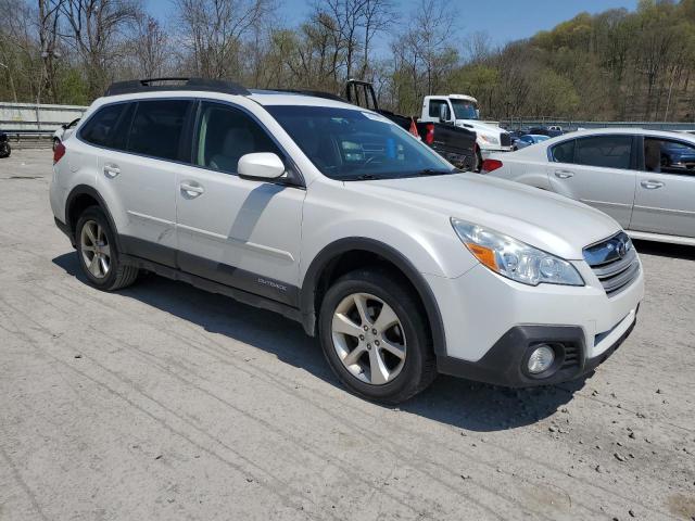 Паркетники SUBARU OUTBACK 2013 Белы