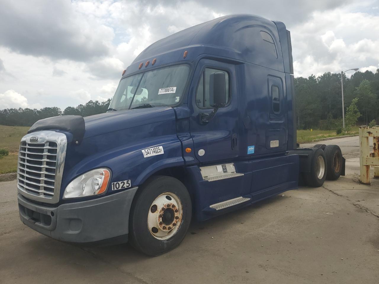 2014 Freightliner Cascadia 125 Semi Truck for Sale in Gaston, SC - Normal Wear