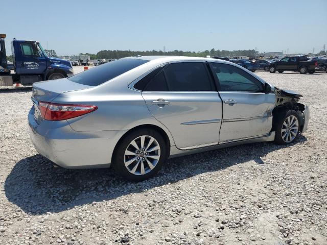 TOYOTA CAMRY 2017 Srebrny
