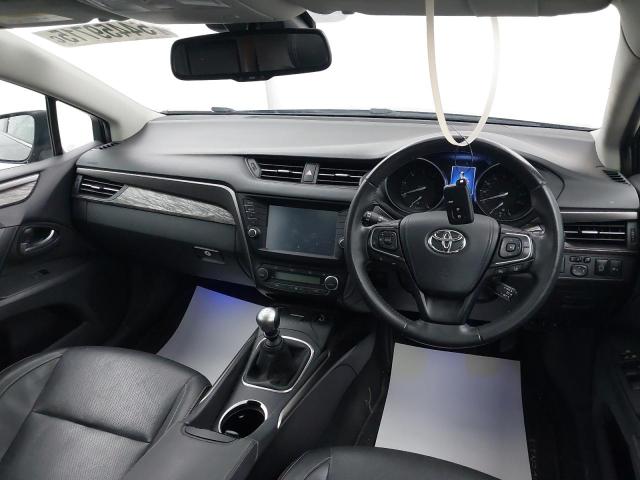 2015 TOYOTA AVENSIS EX