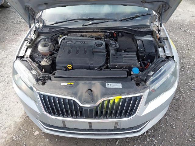 2017 SKODA SUPERB SE