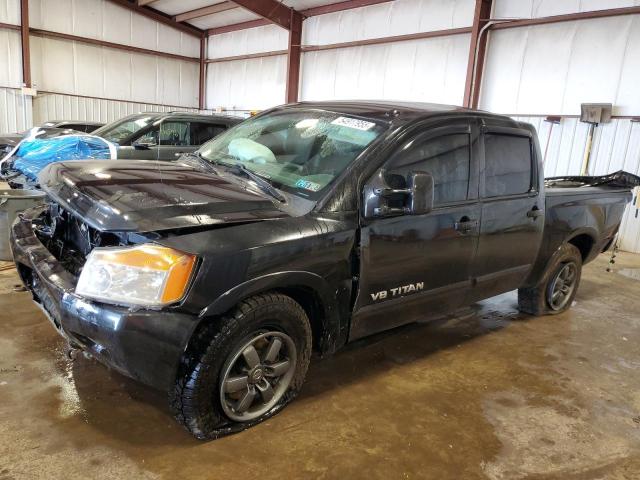  NISSAN TITAN 2015 Czarny