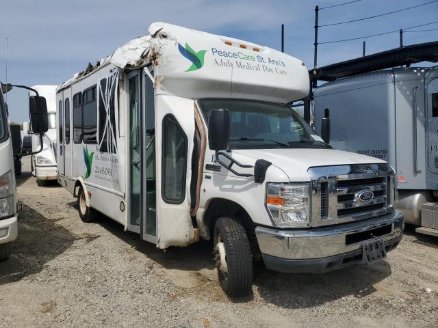 2015 Ford Econoline E350 Super Duty Cutaway Van