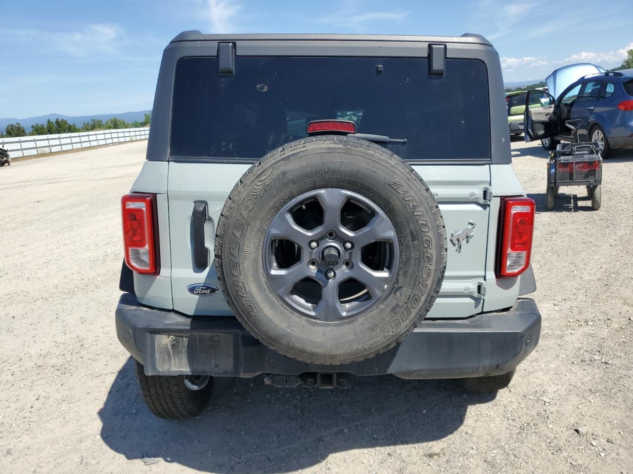 2022 Ford Bronco Base VIN: 1FMDE5BH4NLB47555 Lot: 55341415
