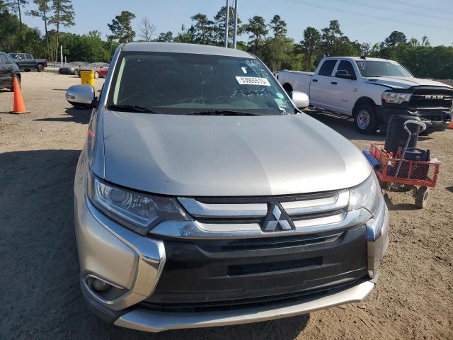  MITSUBISHI OUTLANDER 2018 Srebrny