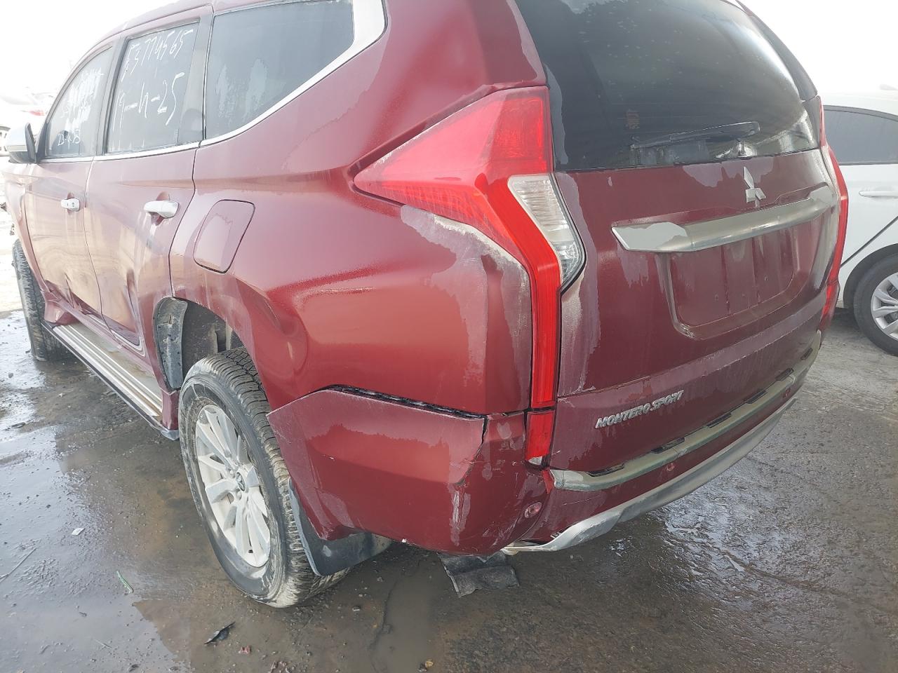 MMEMC21X5HH003275 - 2017 Mitsubishi Montero - #undefined