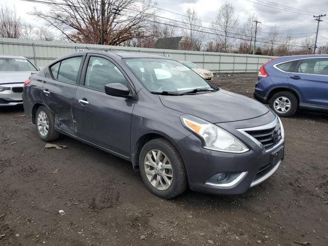 Седани NISSAN VERSA 2015 Сірий