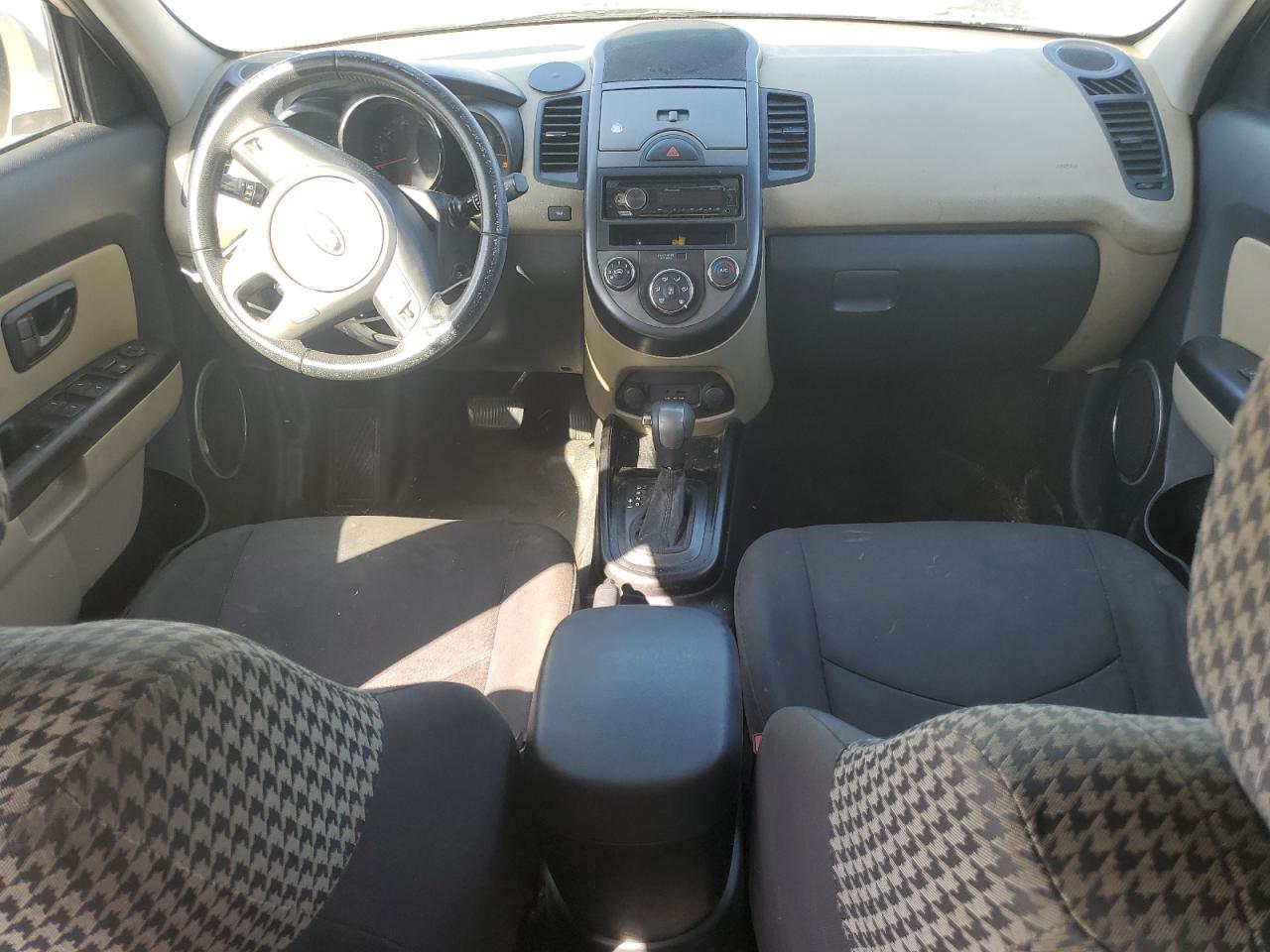 2011 Kia Soul + VIN: KNDJT2A25B7714806 Lot: 52571565