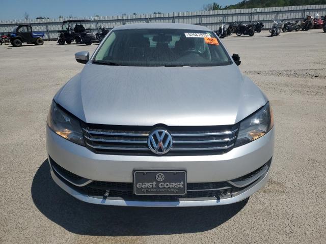  VOLKSWAGEN PASSAT 2013 Srebrny
