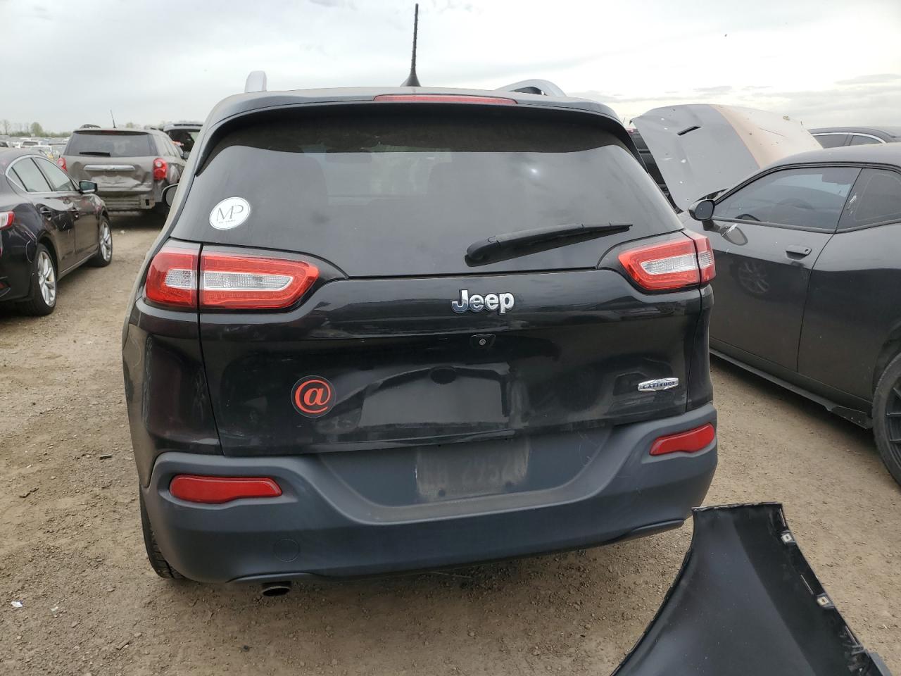 2016 Jeep Cherokee Latitude VIN: 1C4PJLCB6GW176696 Lot: 54740625