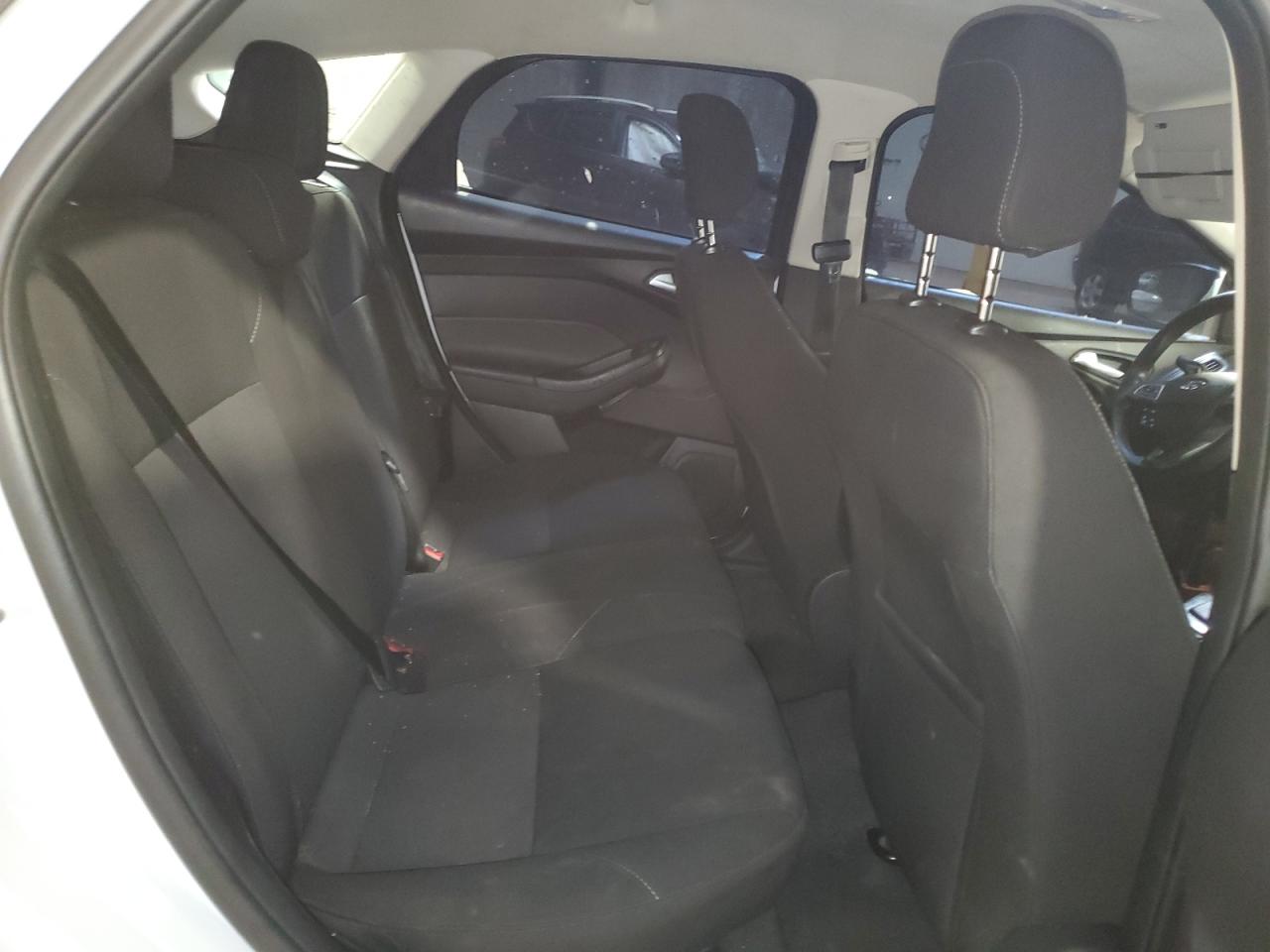 2018 Ford Focus Se VIN: 1FADP3K24JL208935 Lot: 53633965