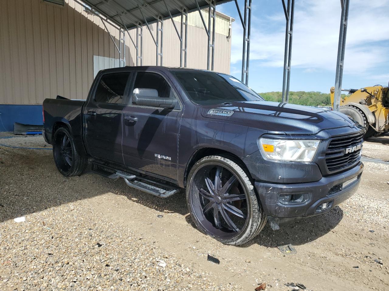 2021 RAM 1500 - Image 4