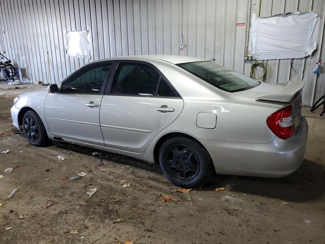 2002 Toyota Camry Le VIN: 4T1BE32K92U520831 Lot: 54828175