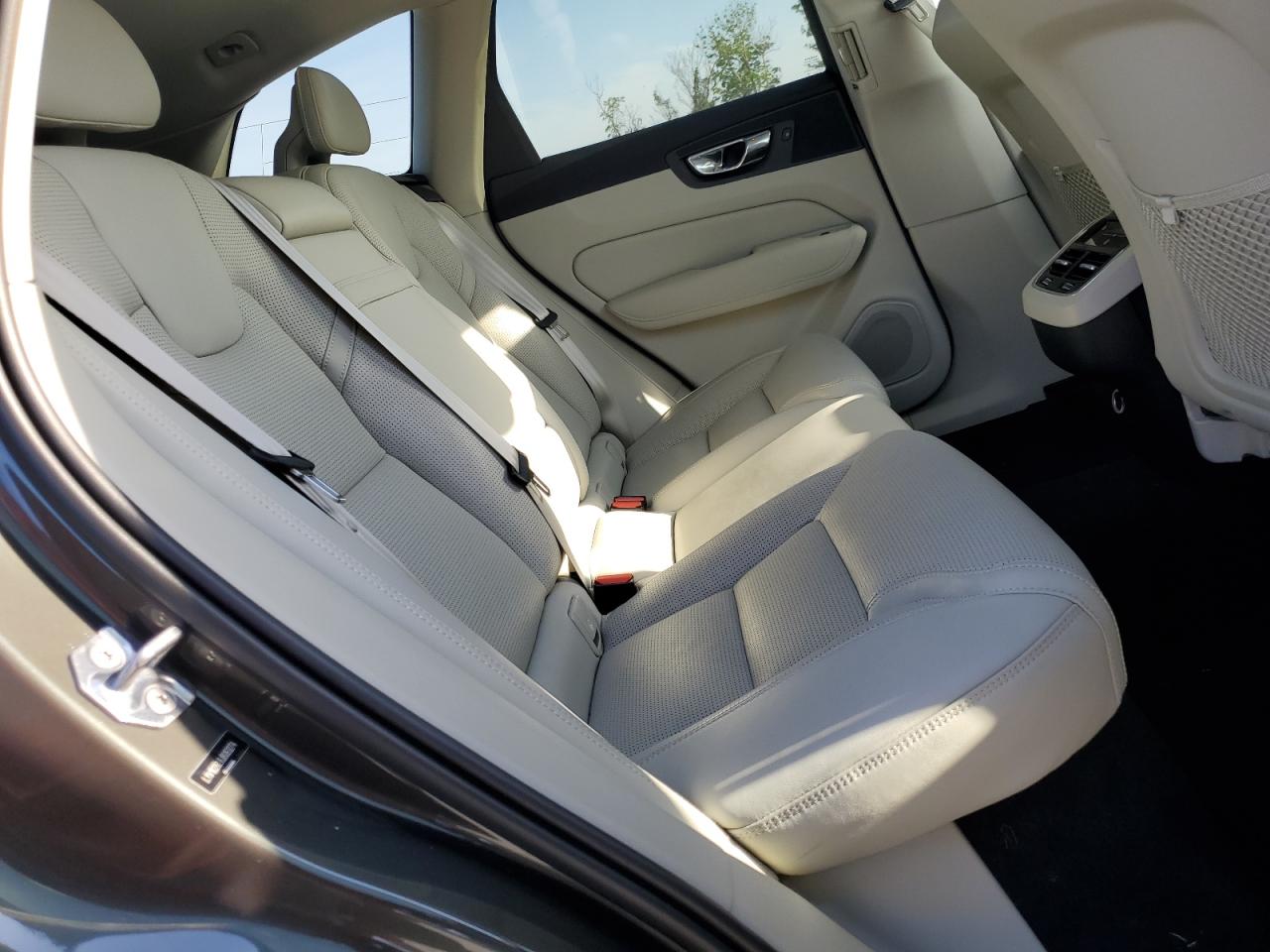 2018 Volvo Xc60 T5 Inscription VIN: LYV102RL8JB083274 Lot: 54268385