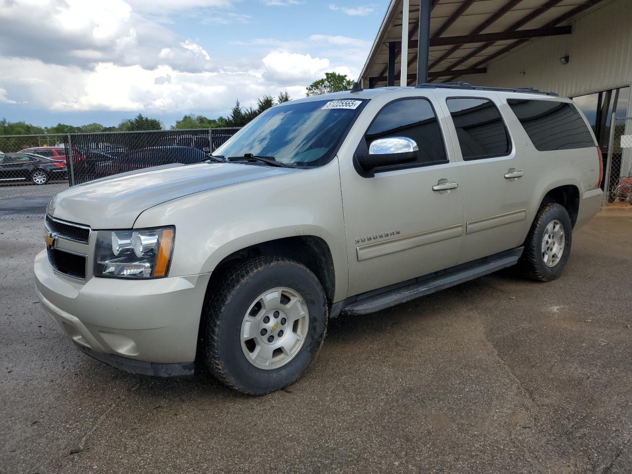 2013 Chevrolet Suburban C1500 Lt for Sale in Tanner, AL - Minor Dent/Scratches