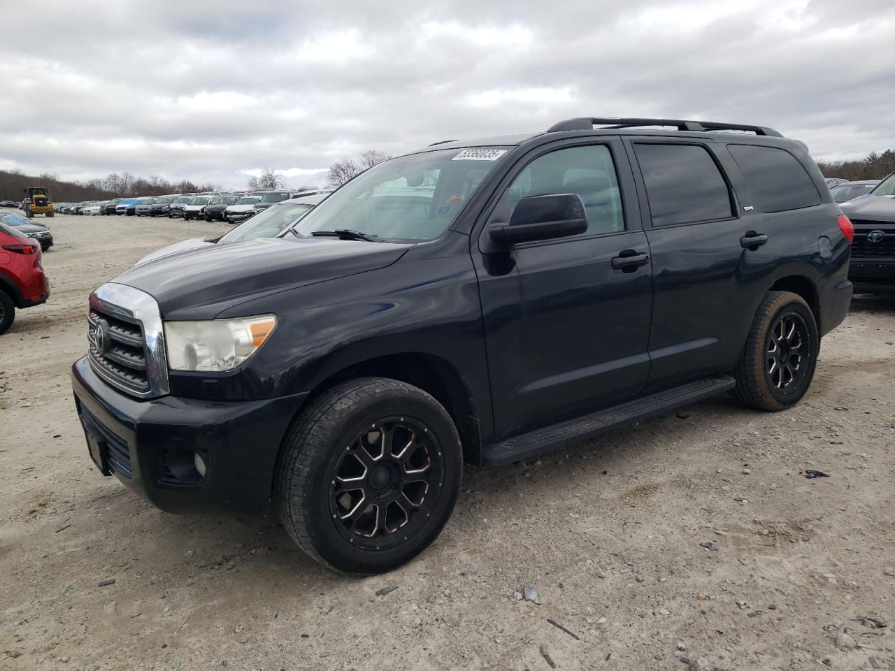 2011 Toyota Sequoia Sr5 იყიდება West Warren-ში, MA - Rear End