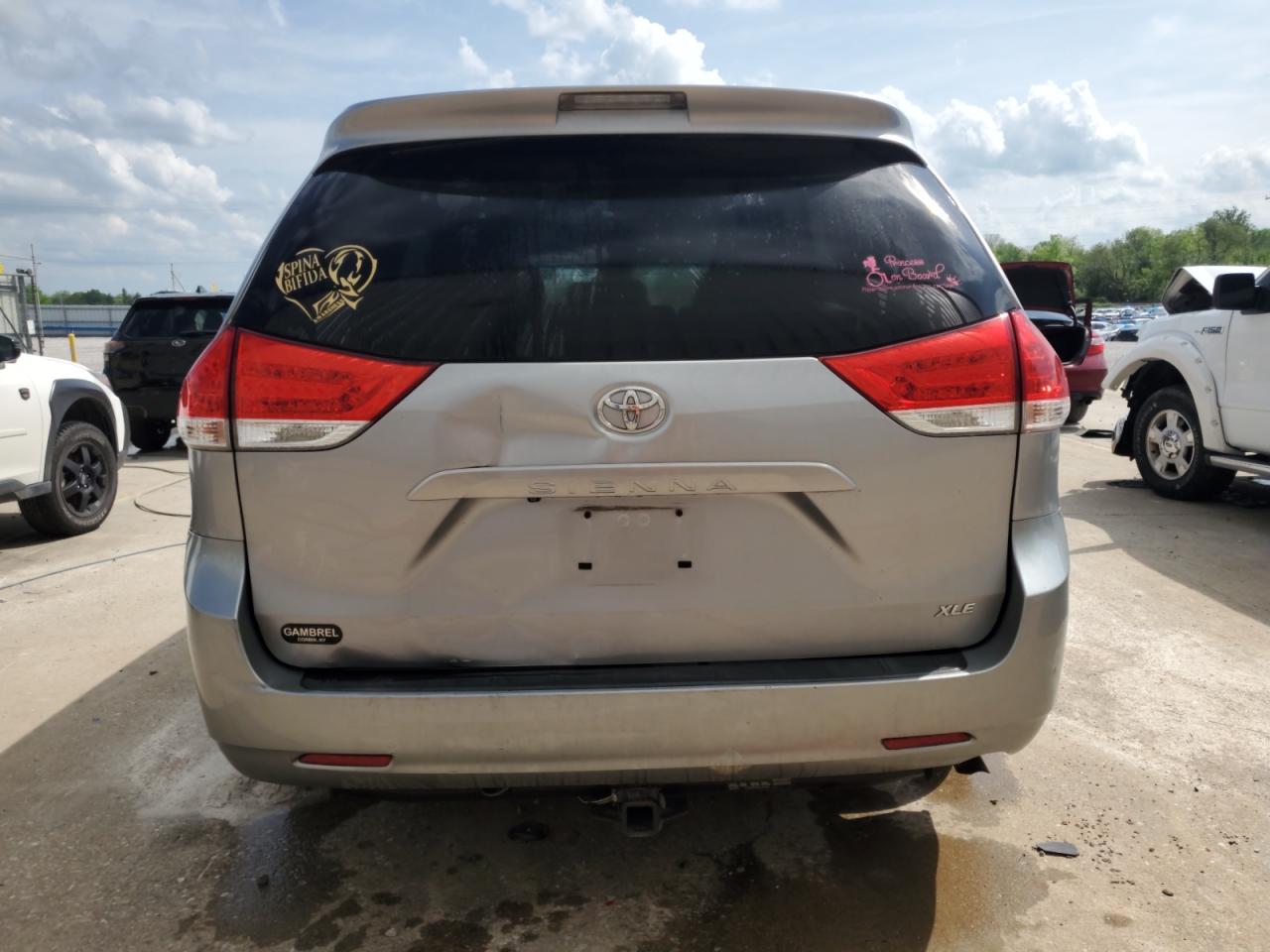 2011 Toyota Sienna Xle VIN: 5TDYK3DC4BS115025 Lot: 55110695