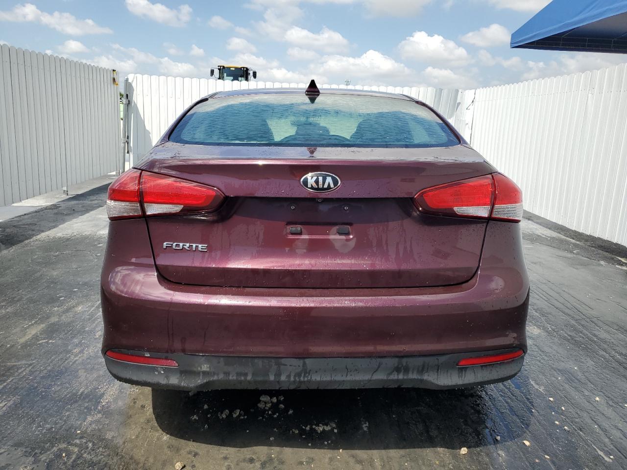2018 Kia Forte Lx VIN: 3KPFL4A78JE282109 Lot: 50739005
