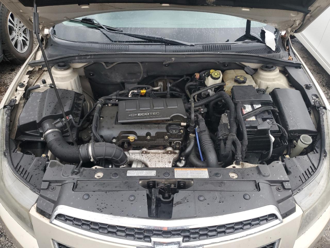 2012 Chevrolet Cruze - Image 13