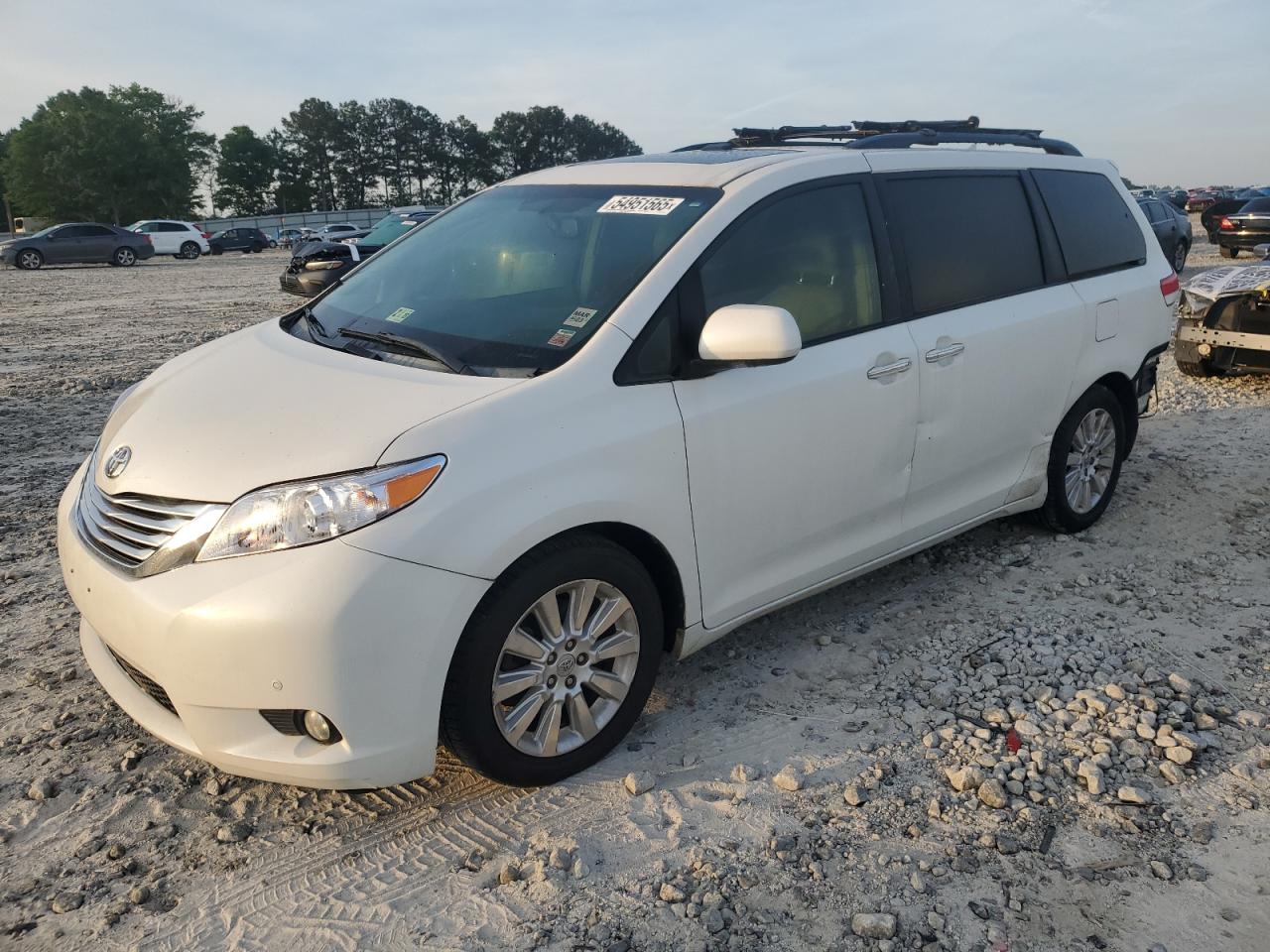 2011 Toyota Sienna Xle for Sale in Loganville, GA - Rear End