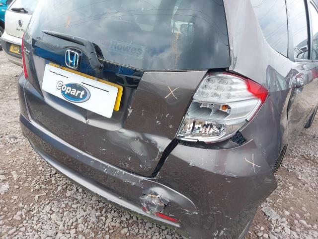 2013 HONDA JAZZ ES +
