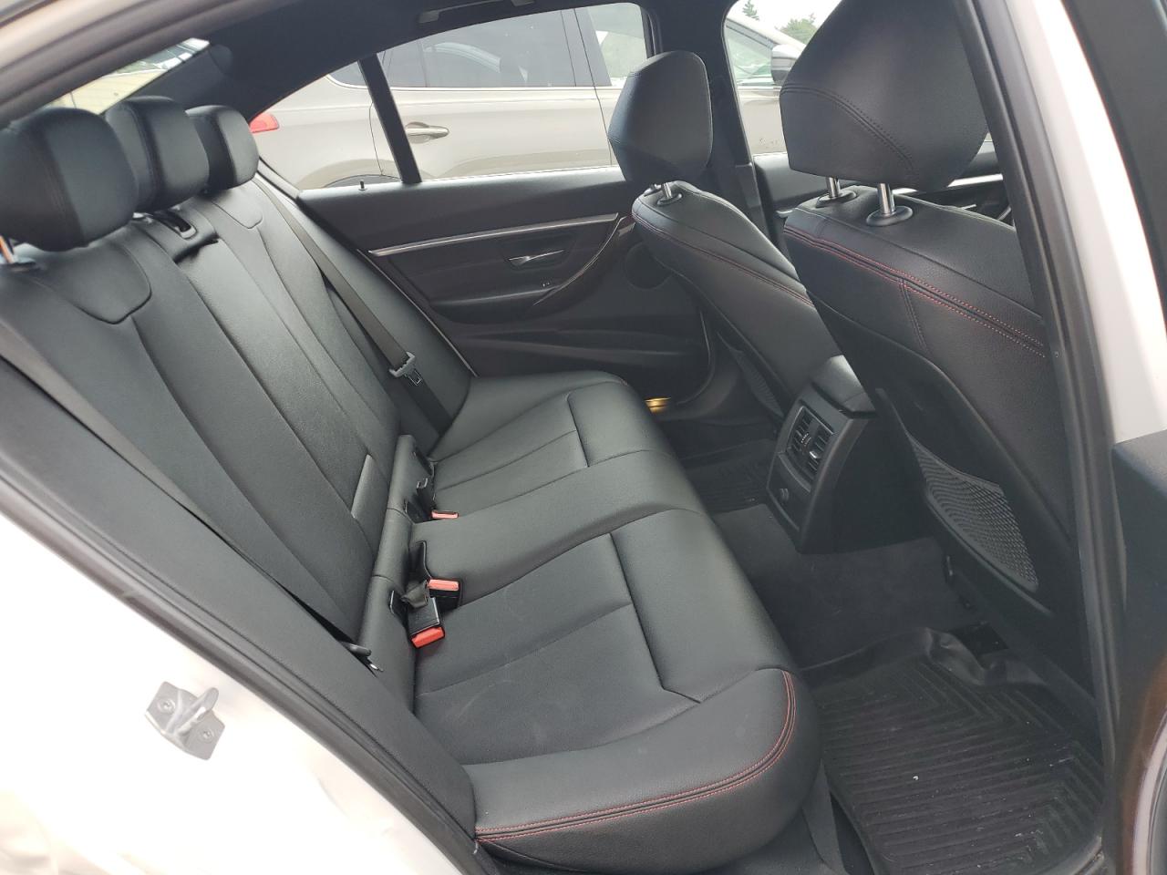 WBA8D9C32HA005432 2017 BMW 330 Xi