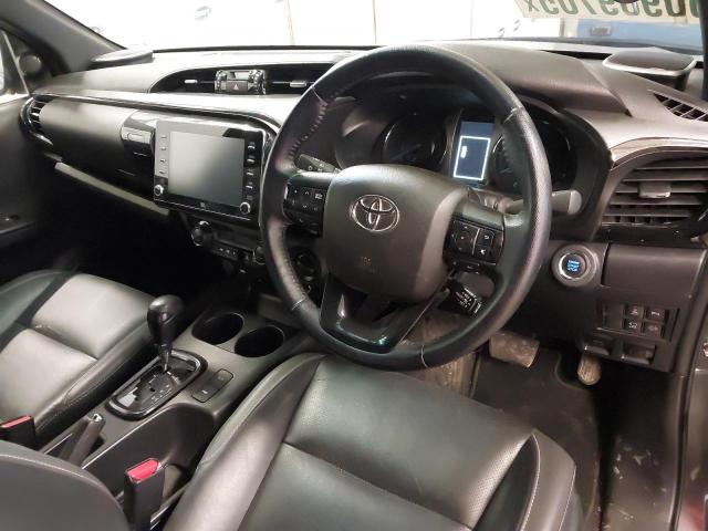 2022 TOYOTA HILUX INVI
