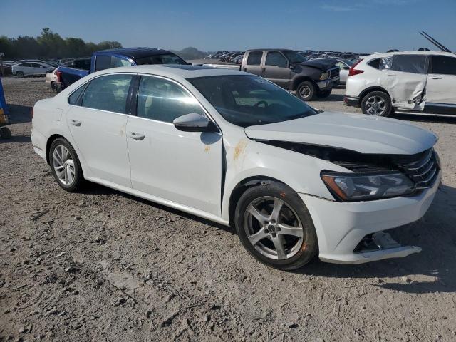  VOLKSWAGEN PASSAT 2018 Biały
