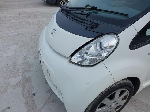 2015 PEUGEOT ION