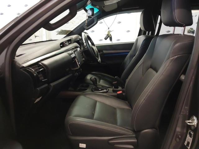 2022 TOYOTA HILUX INVI