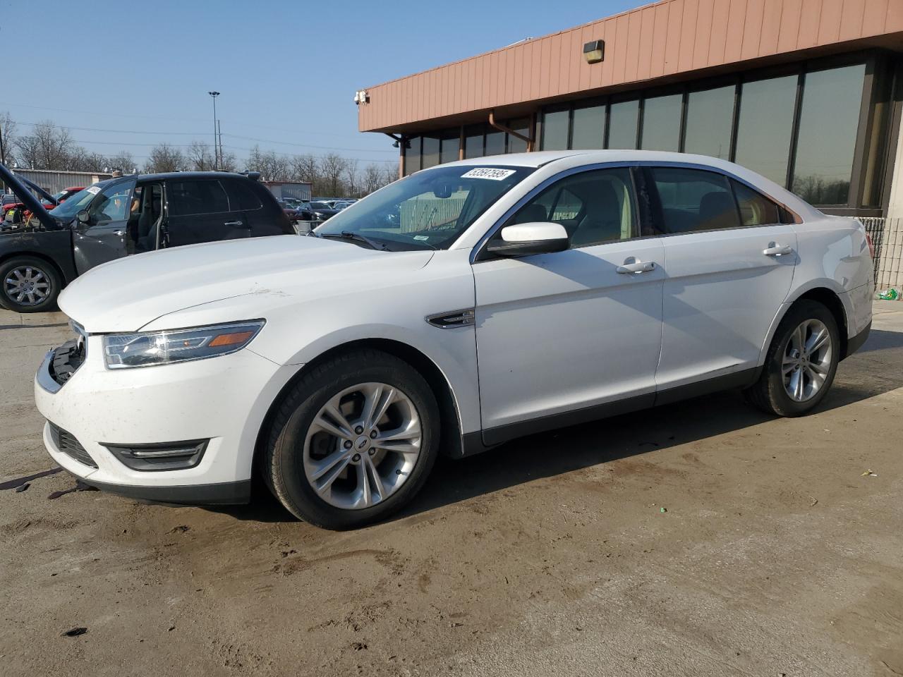 2016 Ford Taurus Sel zu verkaufen in Fort Wayne, IN - Front End