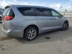 2018 Chrysler Pacifica Touring Plus na sprzedaż w Bakersfield, CA - Front End