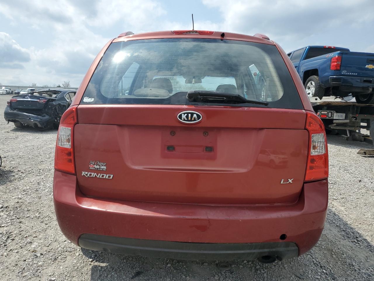 2007 Kia Rondo Base VIN: KNAFG525477055531 Lot: 52850155