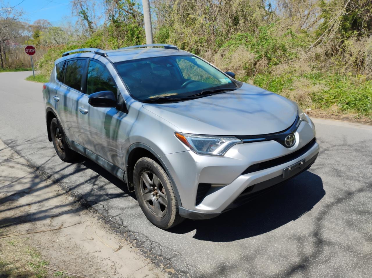 2018 Toyota Rav4 Le for Sale in Brookhaven, NY - Minor Dent/Scratches
