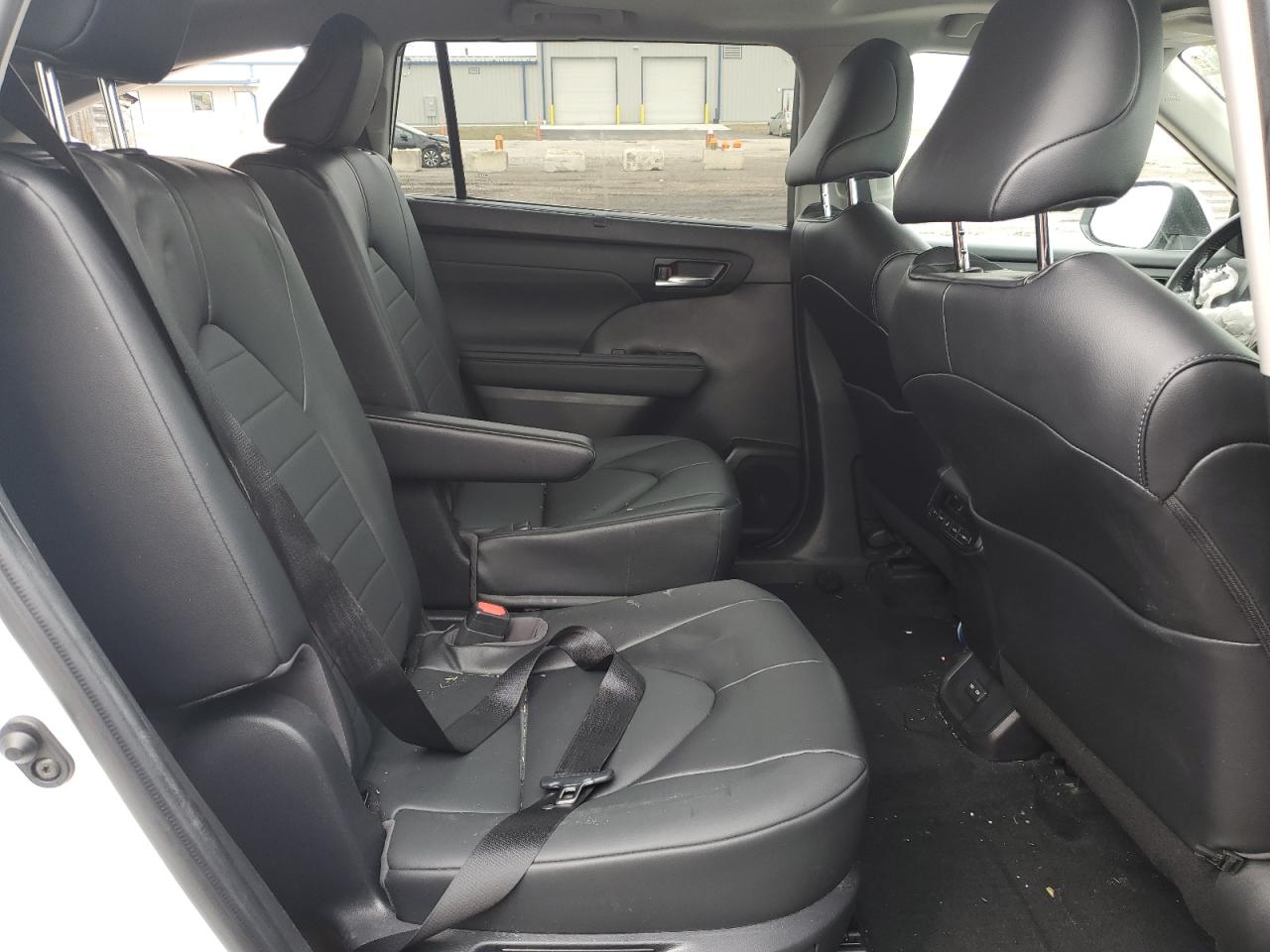 2022 Toyota Highlander Xle VIN: 5TDGZRBH0NS254176 Lot: 51718215