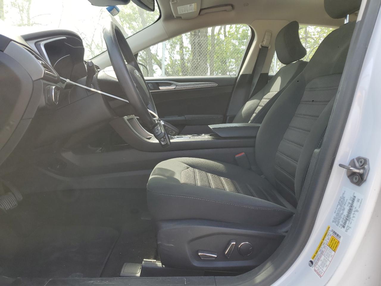 2019 Ford Fusion Se VIN: 3FA6P0LU9KR285116 Lot: 54038385