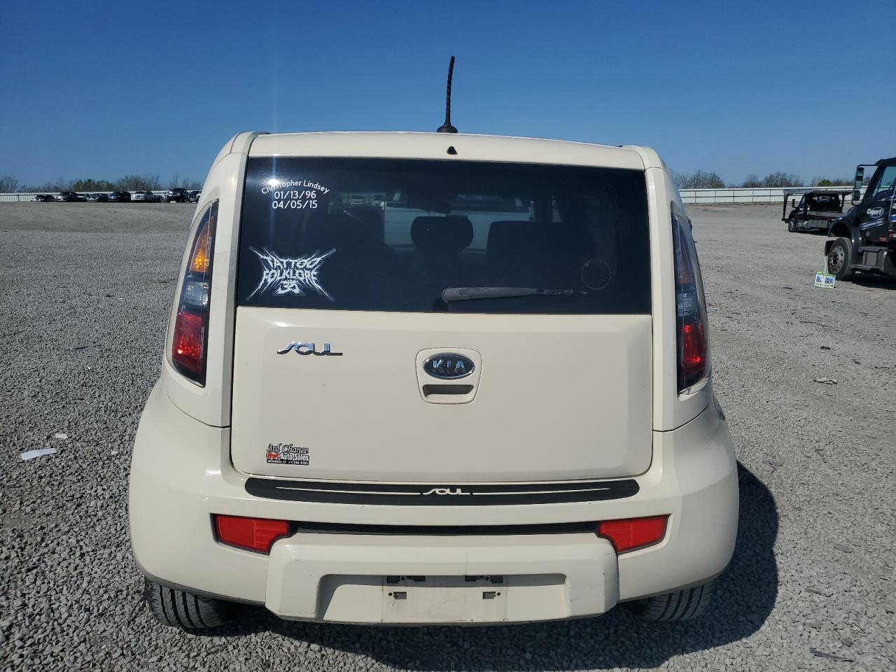 2011 Kia Soul + VIN: KNDJT2A25B7714806 Lot: 52571565