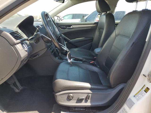  VOLKSWAGEN PASSAT 2015 Білий
