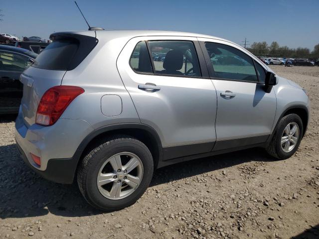  CHEVROLET TRAX 2017 Srebrny