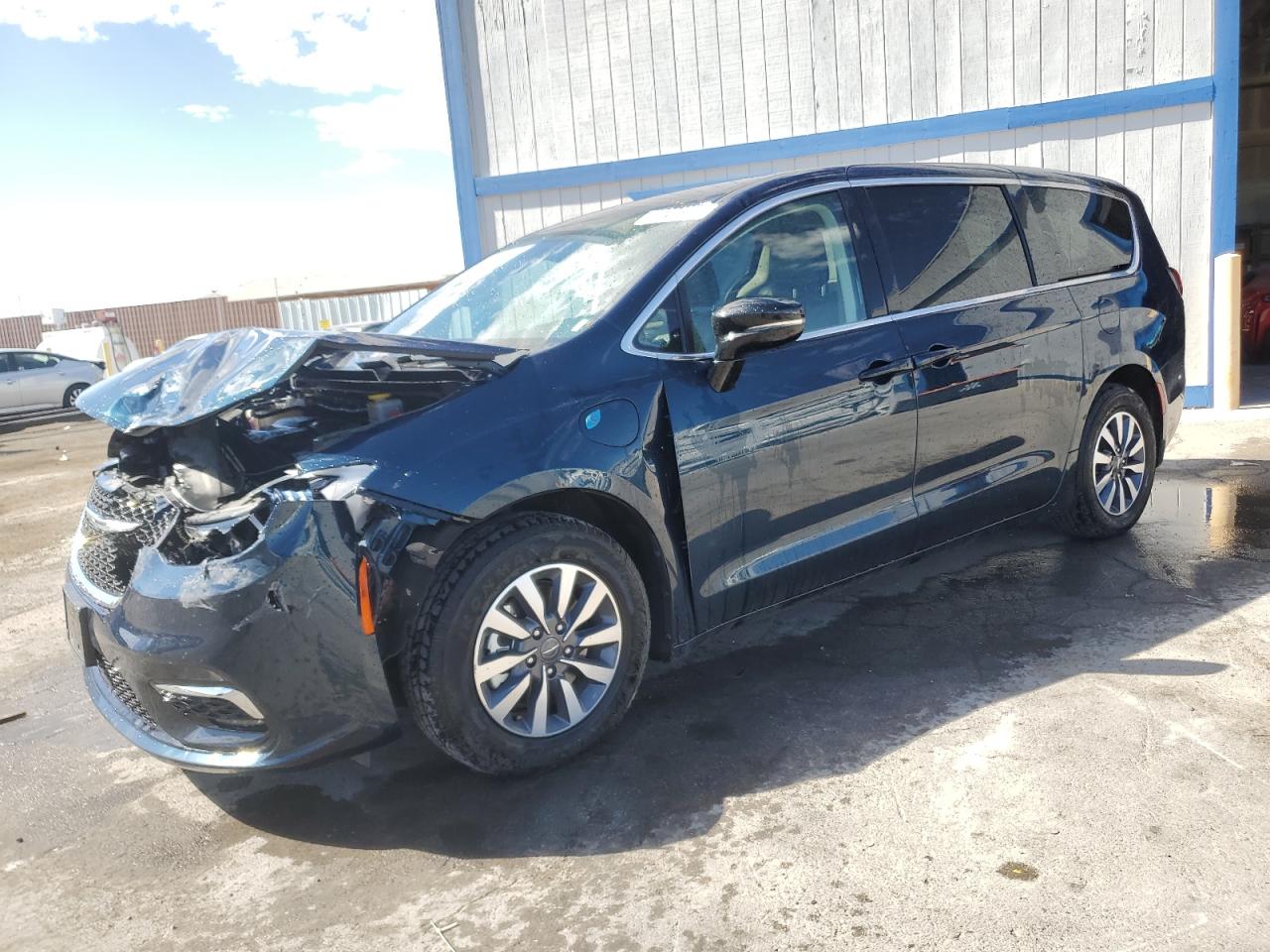 2024 Chrysler Pacifica Hybrid Select for Sale in North Las Vegas, NV - Front End