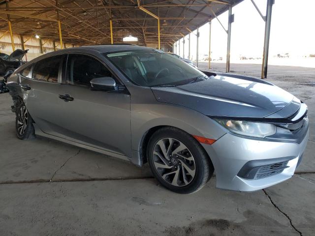 Sedans HONDA CIVIC 2017 Srebrny